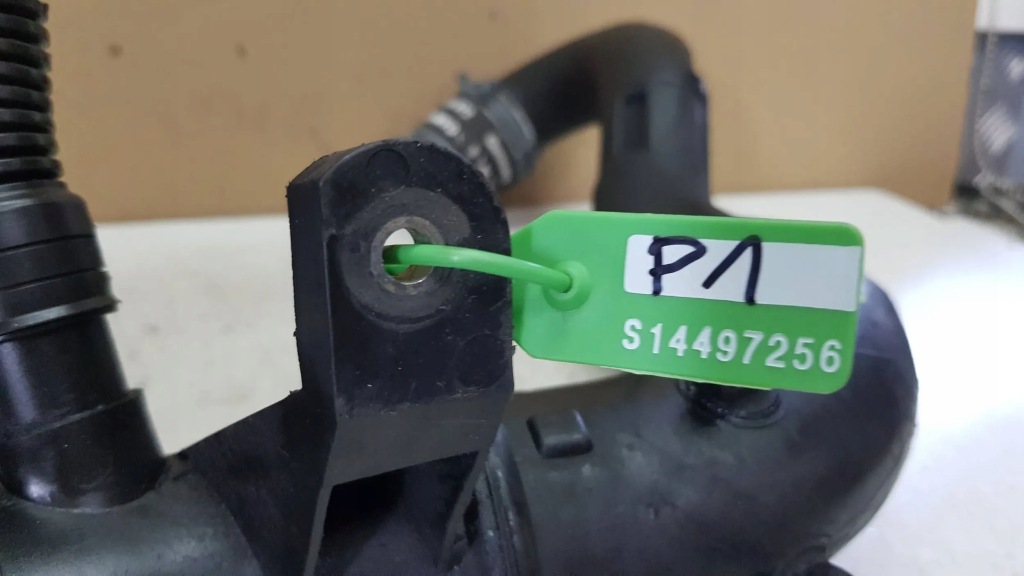 фото №6, Труба воздухозаборник воздуха 1j0129684j octavia i seat leon i vw golf iv 1.9 tdi