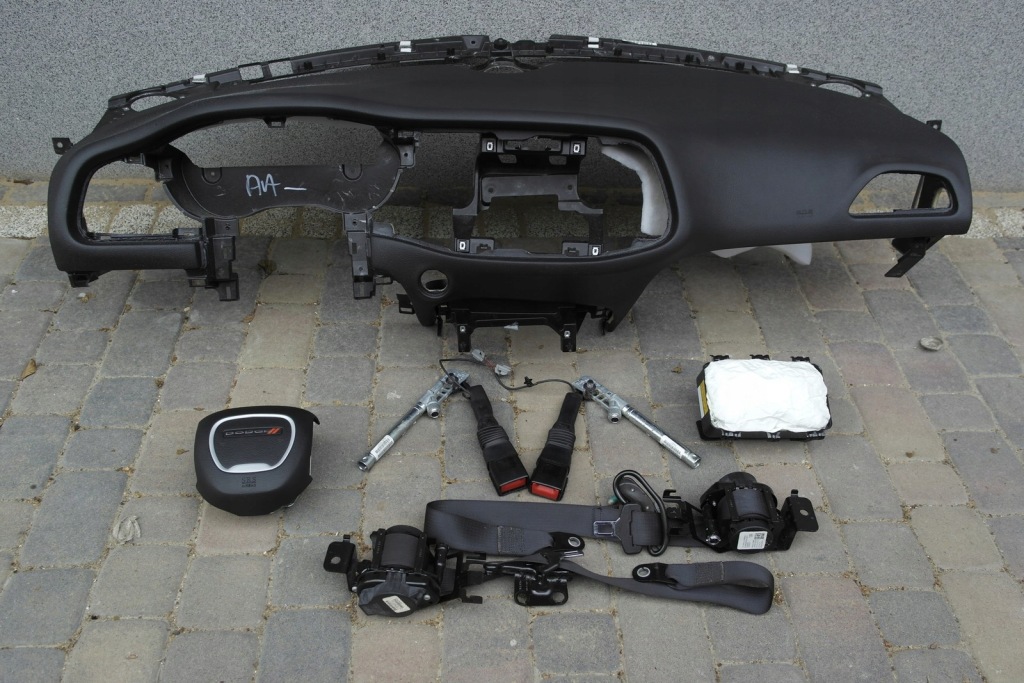 фото №1, Dodge challenger подушка безпеки pas ремені панель приладів консоль панель приладів pulpit полиця