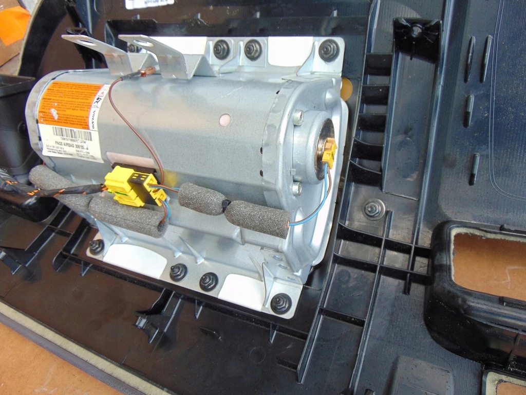 фото №12, Консоль подушки безопасности подушка безопасности volvo v50 1 i серая серая