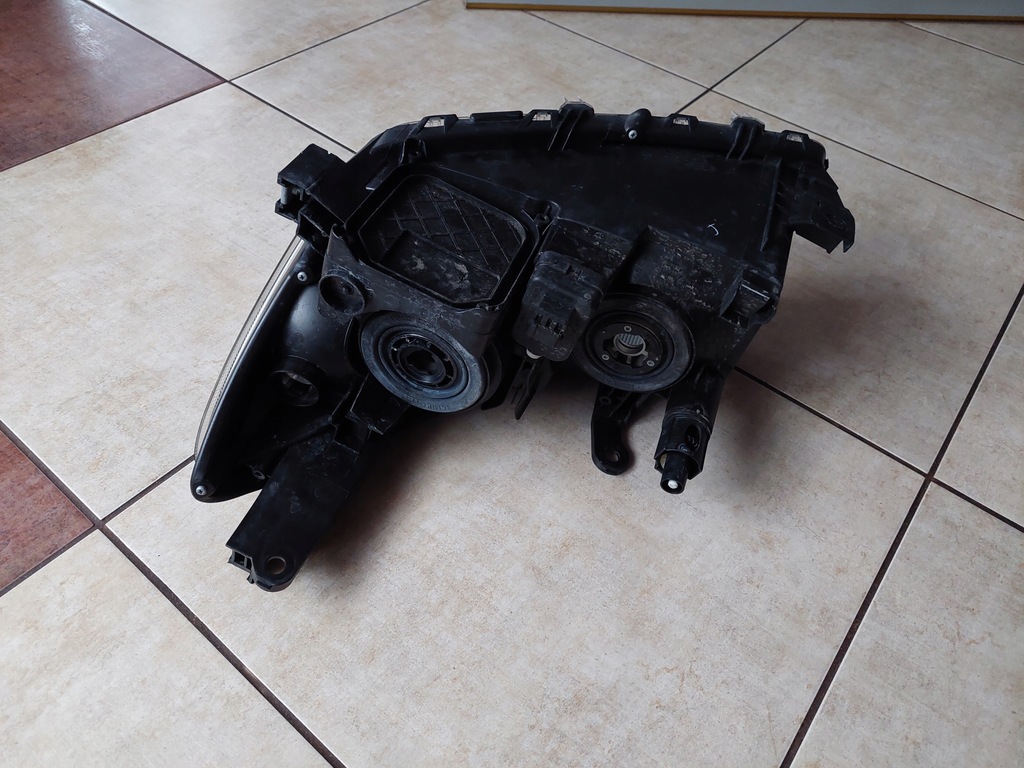 фото №6, Правая - линза - czarna - toyota rav4 iii 05-09