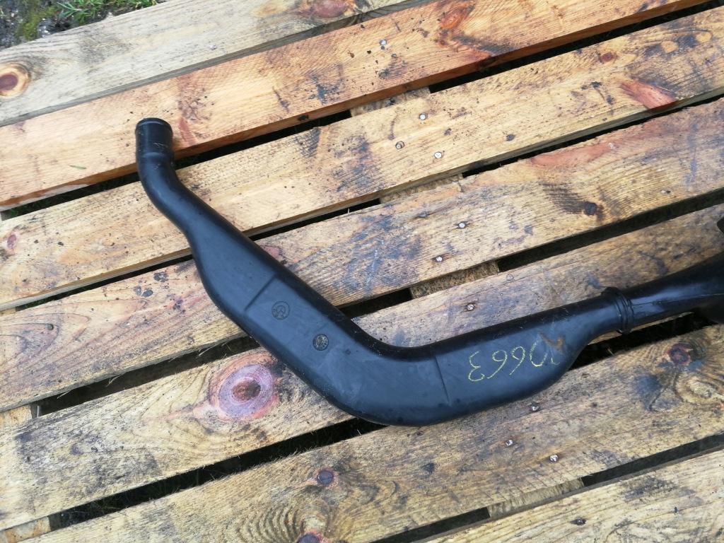 Труба заливної пального пластикова rarytas bmw e30 Оригінал