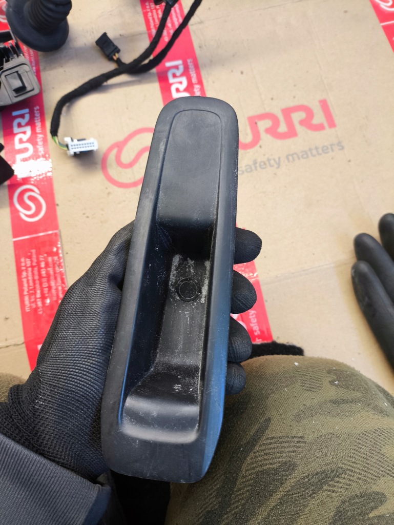 фото №1, Peugeot 308 peugeot ручка кронштейн двері задня правий 96776767 1336257x ?