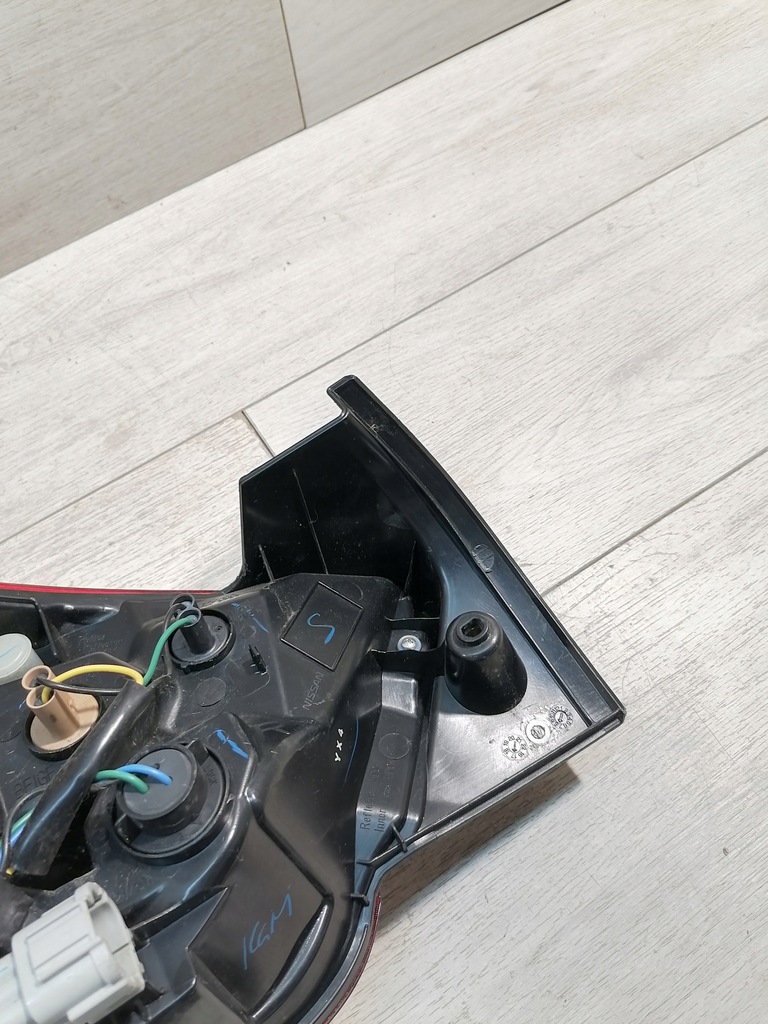 фото №9, Nissan micra лампа правый задняя 220-18727