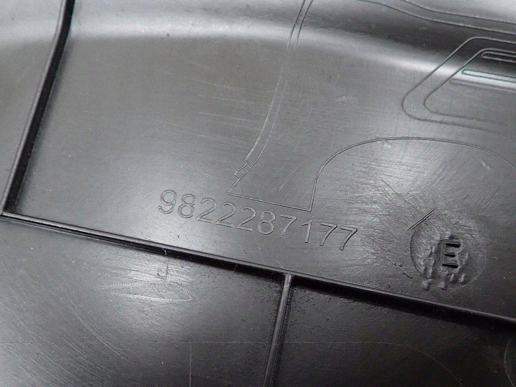 фото №10, Обшивка обивка багажника правая 9822287177 opel combo e 21r