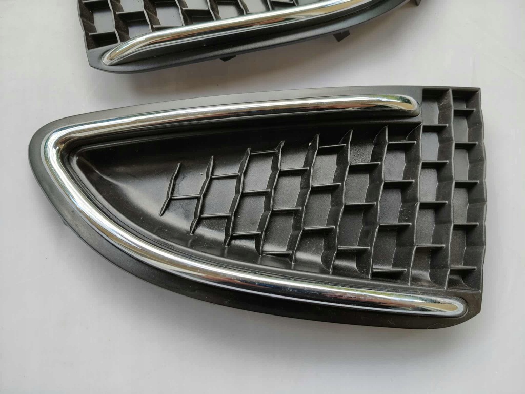 фото №8, Решётки бампера lancia ypsilon 735486085 35486084 левая правая комплект хром