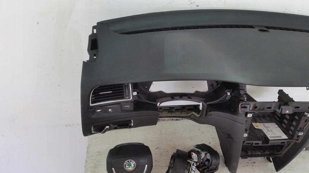 фото №5, Панель приладів приладова консоль skoda superb ii