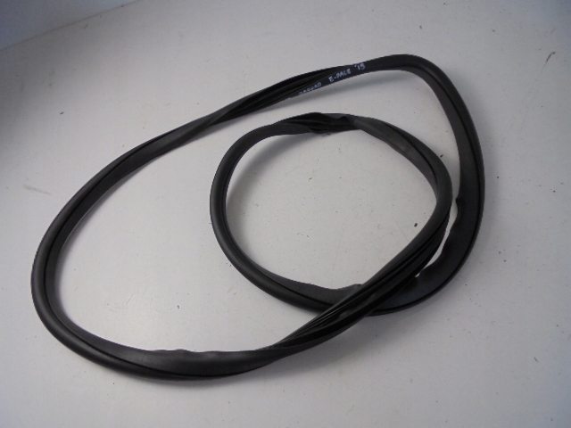 фото №1, Прокладка двері правий задня jaguar e-pace 19r