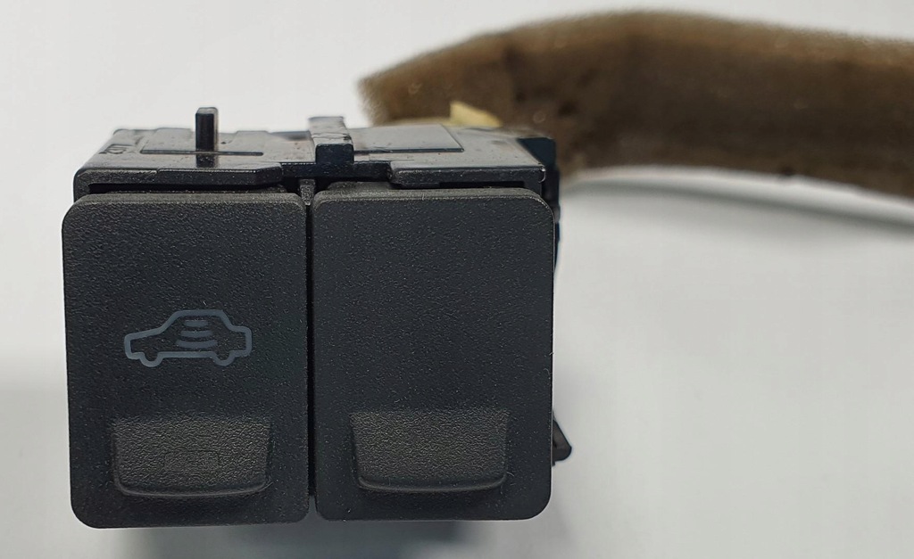 фото №1, Кнопка панель сигнализация volvo v50 30740285