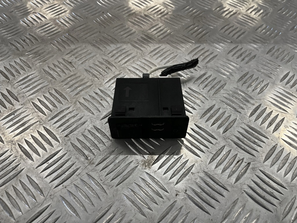 фото №1, Port разъём usb aux mazda 2 dj 14-