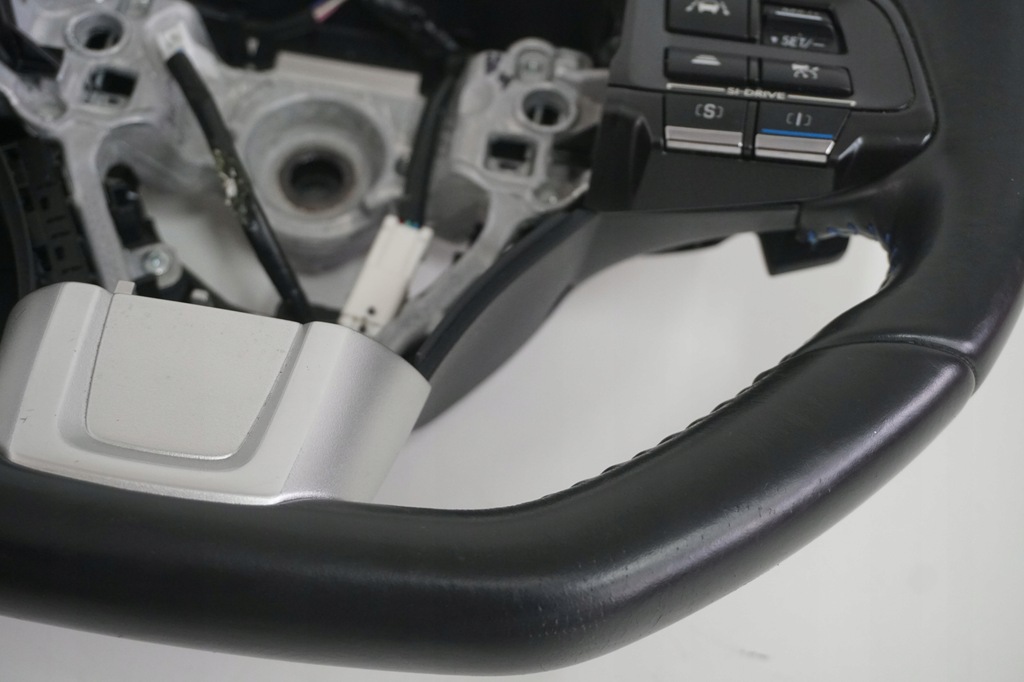 фото №9, Subaru levorg 2017r повітропровід шкіряний багатофункціональний активний круїз-контроль