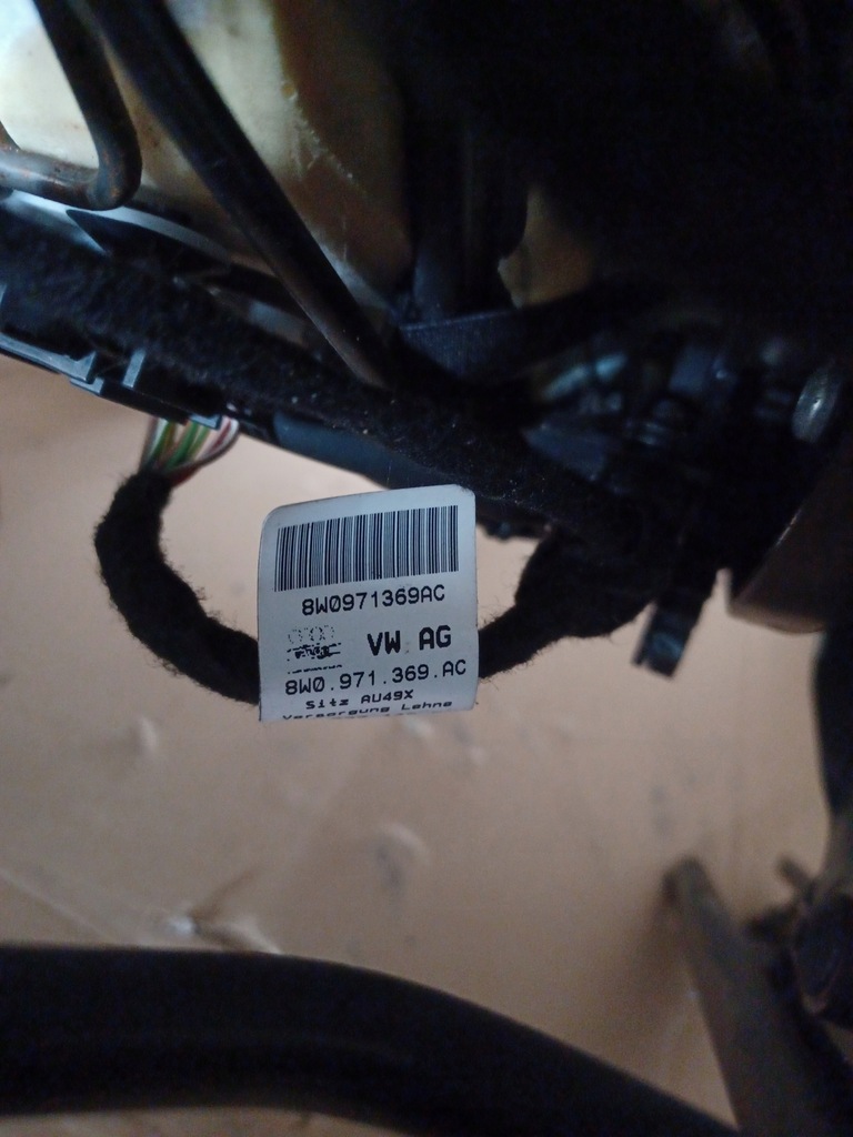 фото №14, Audi rs4 b9 8w середина сидіння заднє сидіння обшивки alcantara модулі