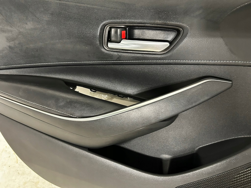 фото №7, Corolla e21 обшивка обивка дверь передних левый перед кожа с led