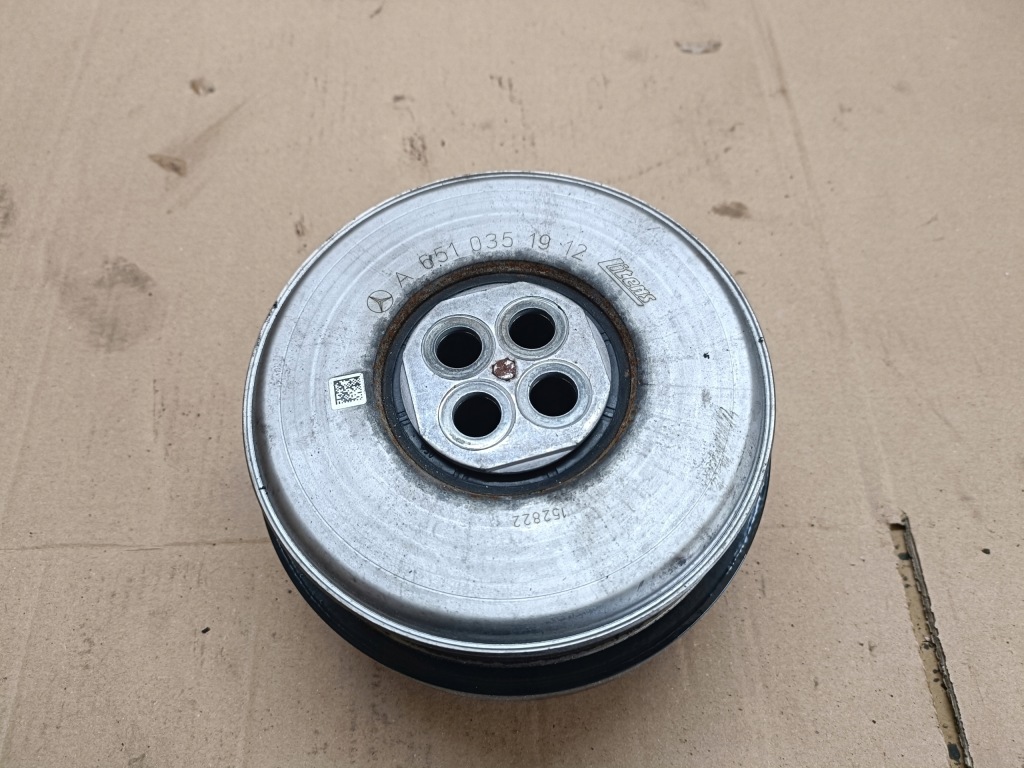 фото №1, Mercedes w205 2.2 cdi шкив коленчатого вала a651 89tyś