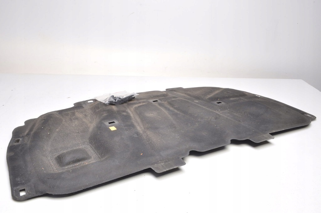 фото №6, Volvo c70 ii шумоизоляция подкрылок капот 31290665 клипсы