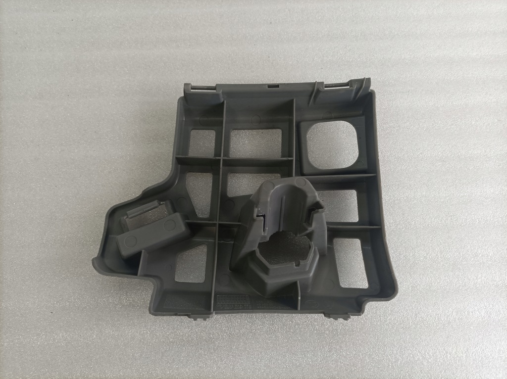 фото №2, Кронштейн направляющая распылителя левый skoda rapid