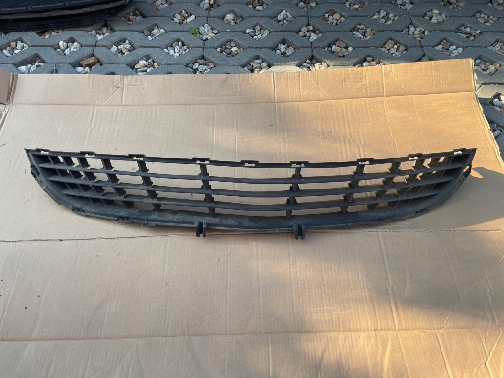 Купить Mercedes citan решётка средняя бампера оригинальная