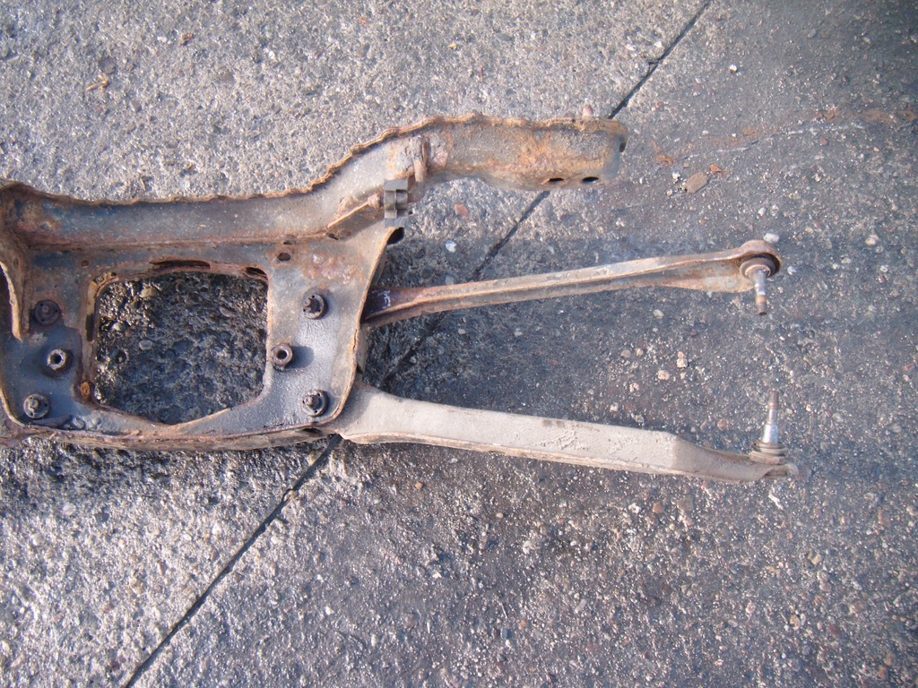 фото №4, Ford maverick 2 ii escape 1 i 01- балка подвеска задняя