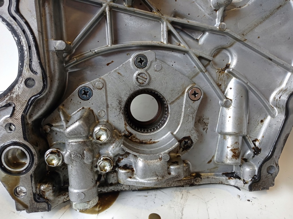 фото №5, Насос масла корпус распределительного вала colt 1.1 mn195734