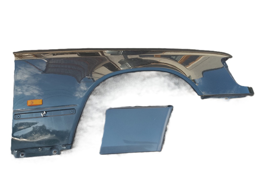 фото №1, Mercedes w124 84- крыло правый перед bez ржавчина узкая молдинг