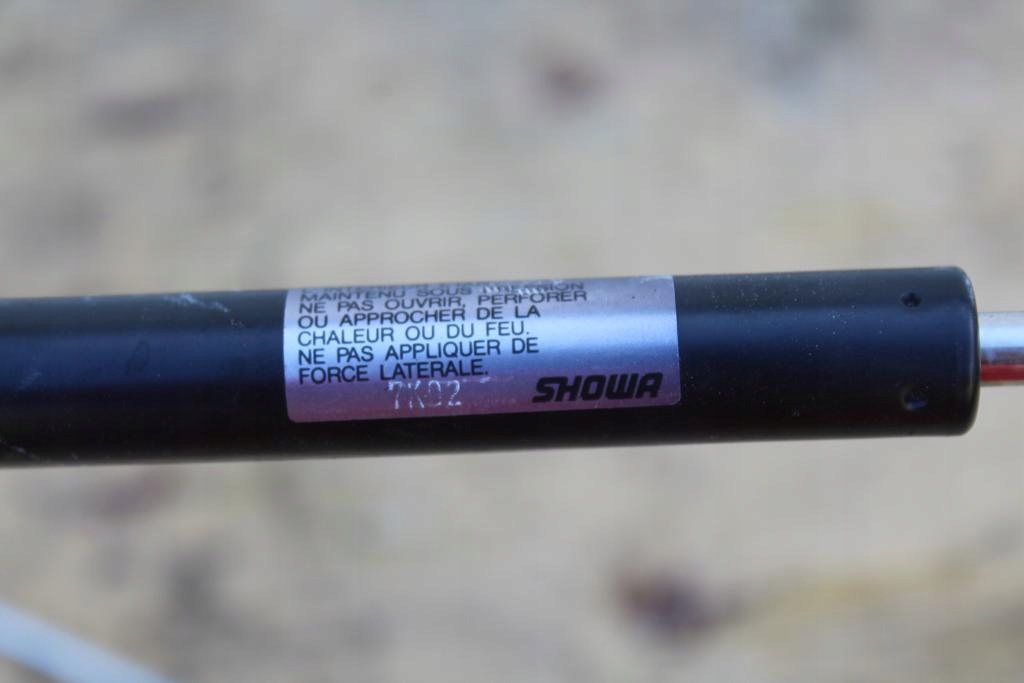 фото №7, Амортизаторы крышки багажника subaru impreza ii gd kombi