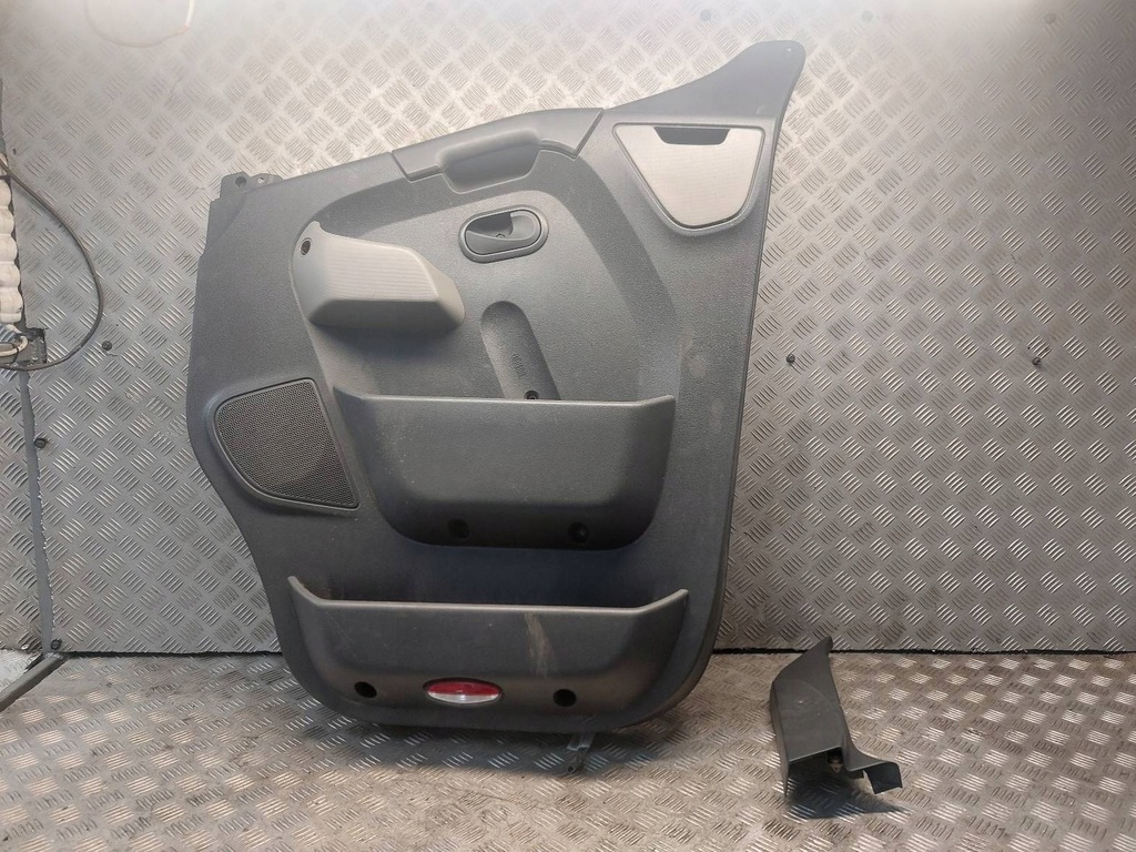 фото №1, Обшивка двері правий перед renault master iii 8200729417
