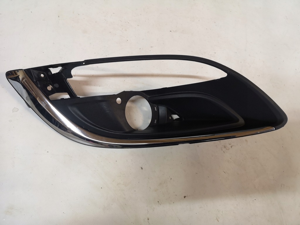 фото №1, Opel astra iv j - решётка правая