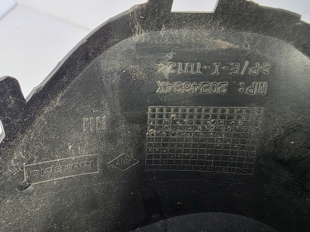 фото №7, Решітка бампера права dacia duster ii 2 2024634x