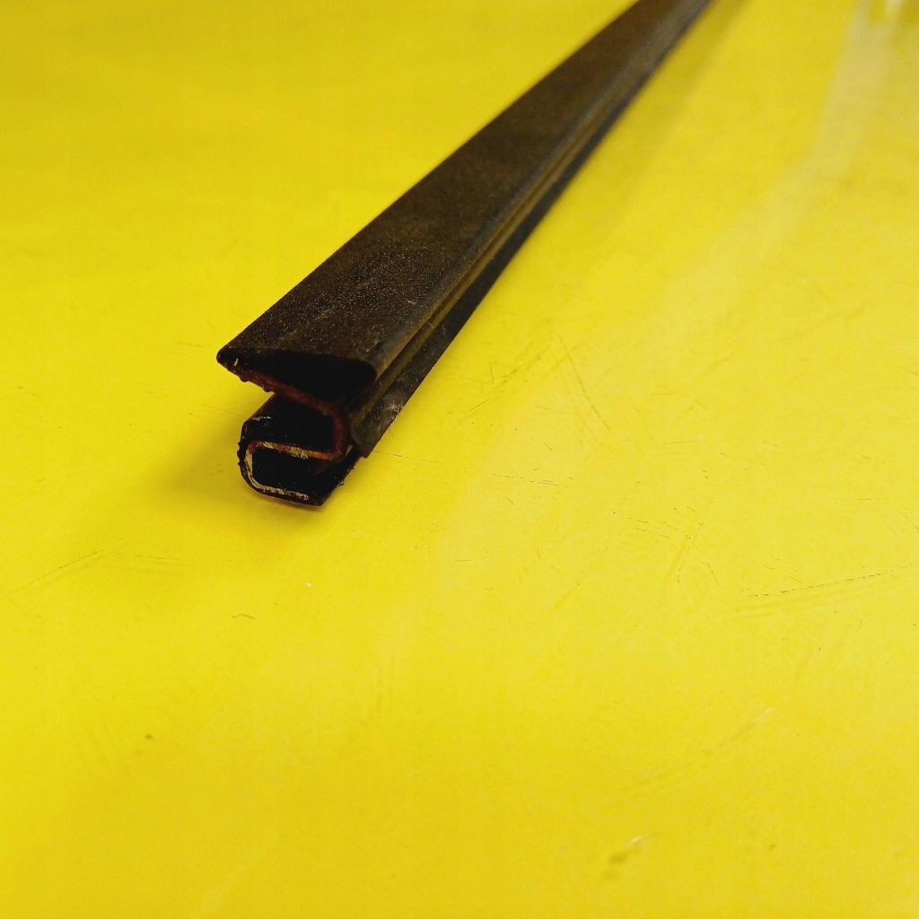 Купити Молдинг ущільнювач правий перед mercedes benz clk w208 16214 nr103