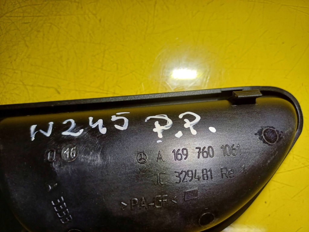 Ручка внутренняя правый задний  mercedes w245 a1697601061 nr41 в Украине