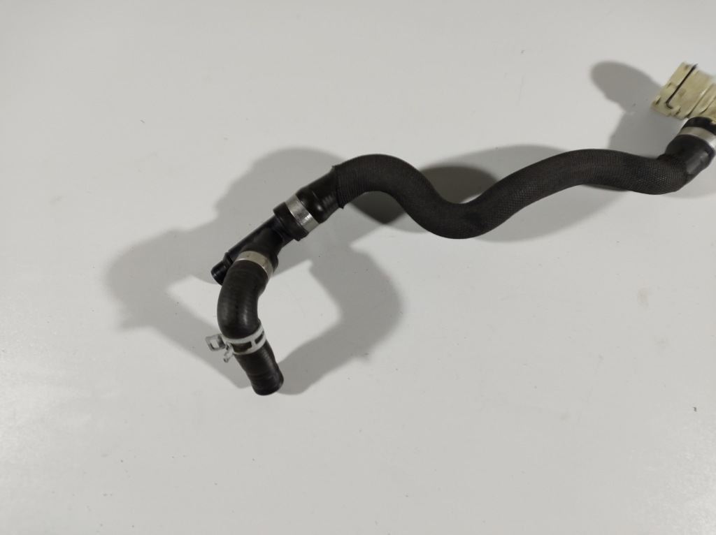 фото №14, Volvo v40 1.5 t3 12r- труба шланг воды 31686817