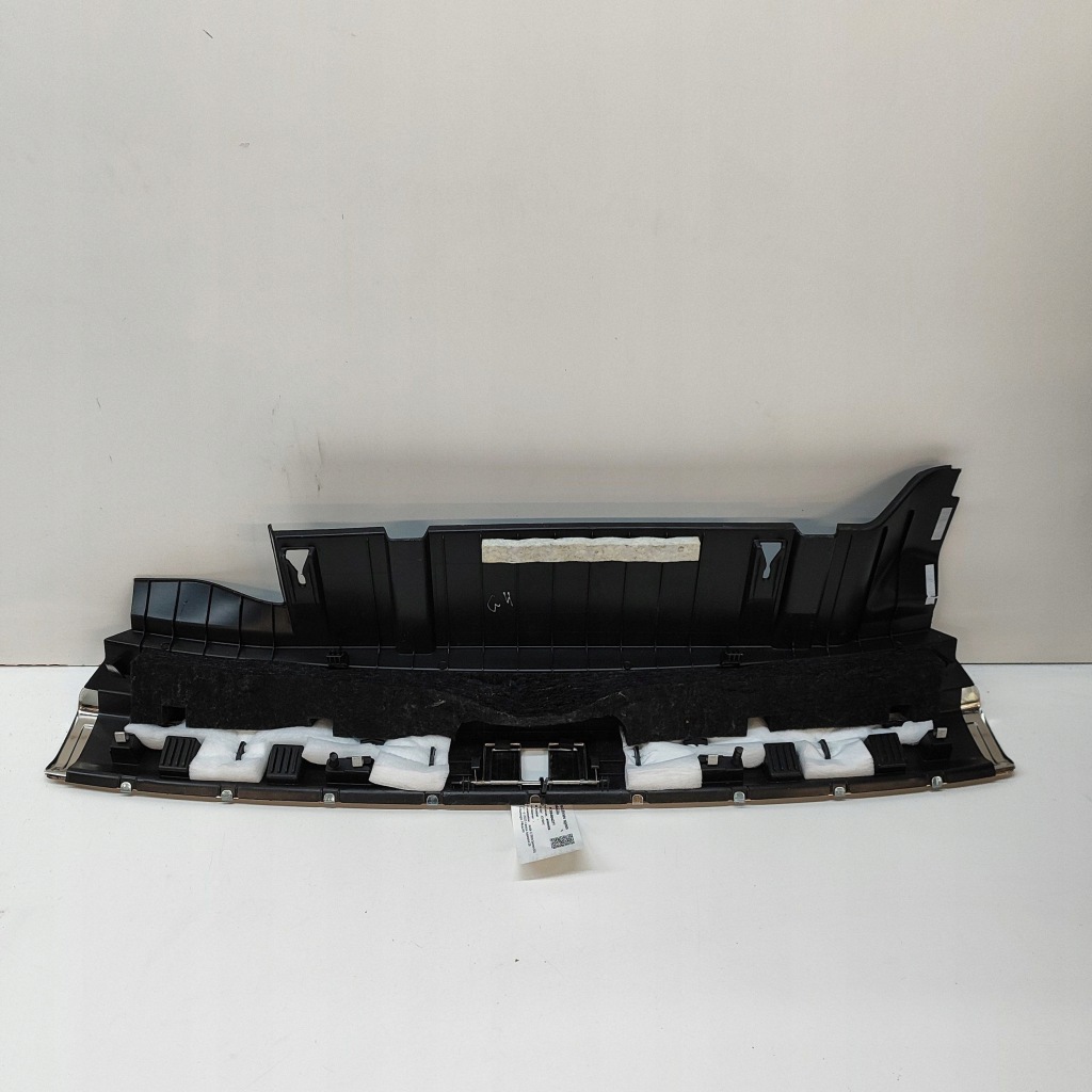 Audi e-tron 2023 захист поперечина багажника в Україні