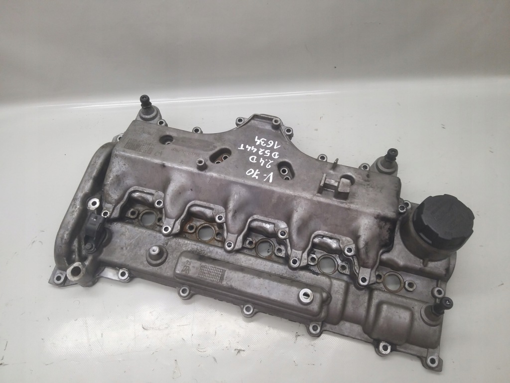 фото №13, Кришка клапанів 2.4 d5 163km d5244t volvo v70 ii xc70 s60 s80 xc90 08692397