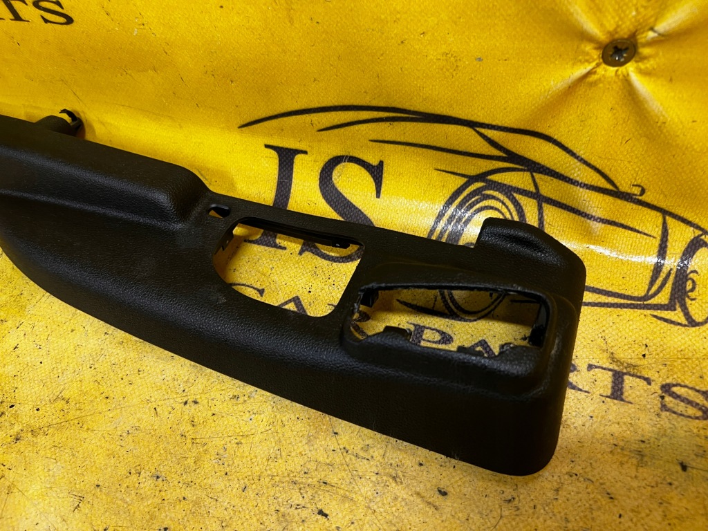 фото №3, Защита направляющая сиденье левая renault megane iv