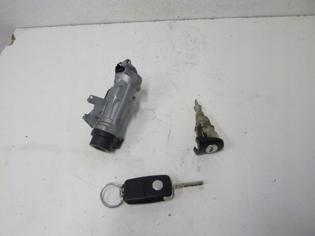 фото №8, Бортовой компьютер блок управления двигателя volkswagen оригинальный номер 036906032am