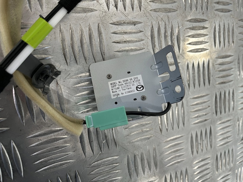 фото №2, Антенна gps mazda 2 dj 14-