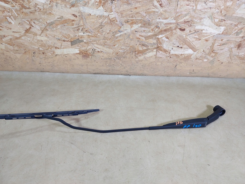 фото №1, Hyundai i20 i важіль двірники правий перед 08-