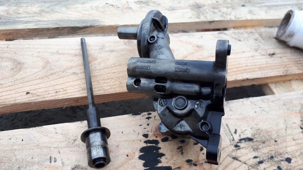 фото №1, Audi оригинальный номер 059115105aj насос масла