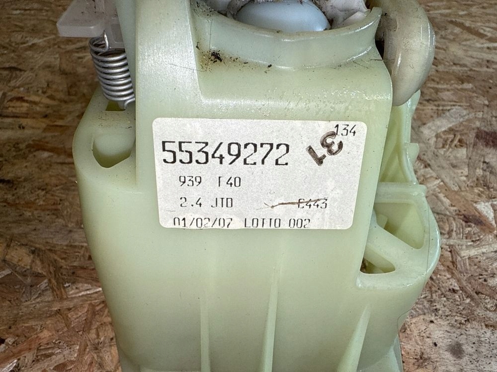 фото №10, Alfa romeo 159 2007 середина домкрат перемикання передач / верхній