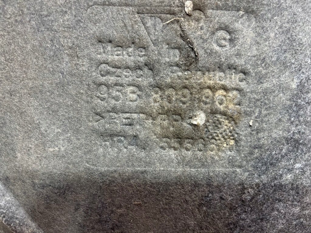 фото №9, Porsche macan 95b подкрылок перед передние правое 95b809962