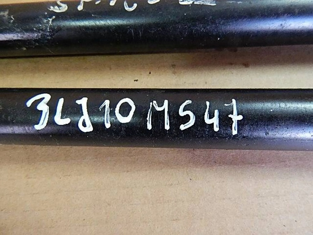 фото №8, Привод амортизатор крышки задняя kpl mitsubishi space wagon 98-04