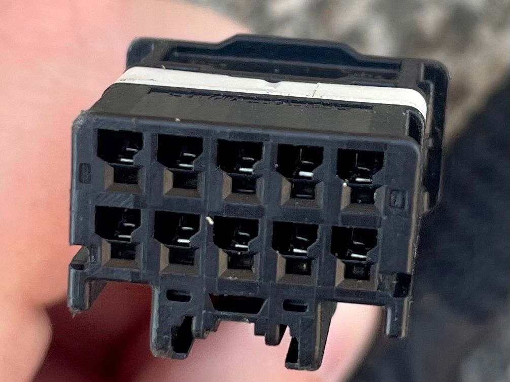 фото №8, Peugeot 508 ii gt 2018- зарядное устройство индукционная электропроводка туннель накладка