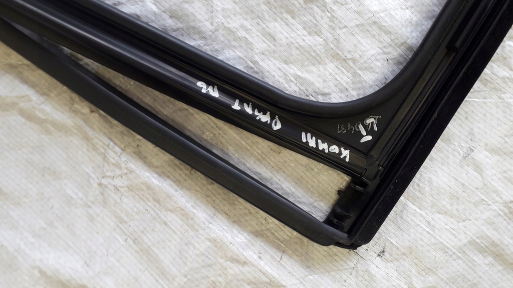 фото №13, Vw passat b6 прокладка двері перед задня рамка двері