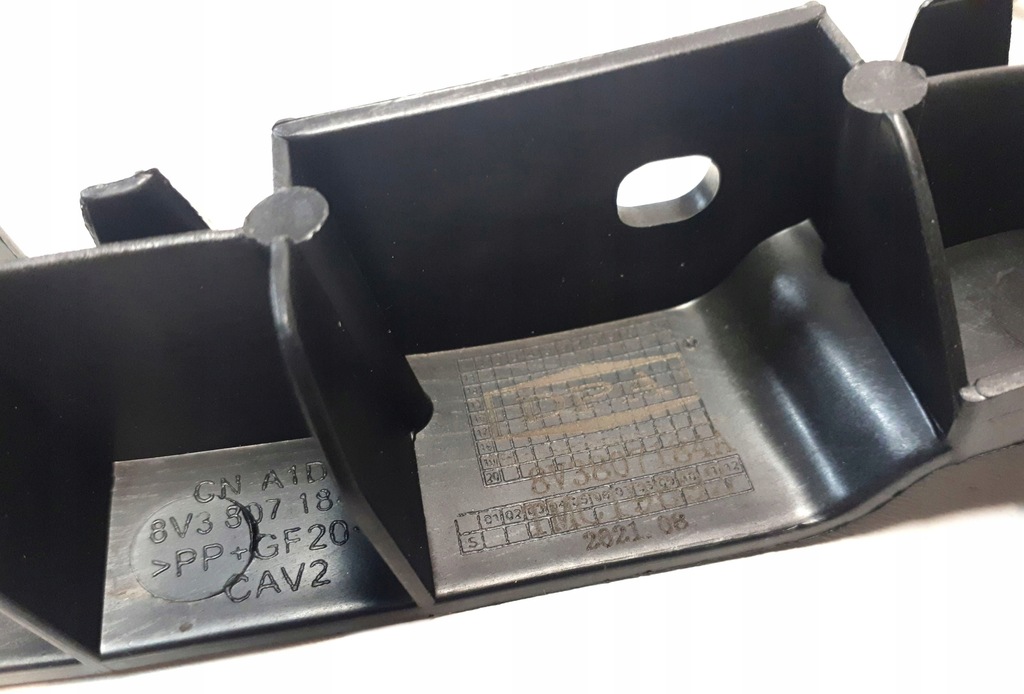 фото №11, Направляющая бампера левый+ правый перед audi a3 8v 13-16