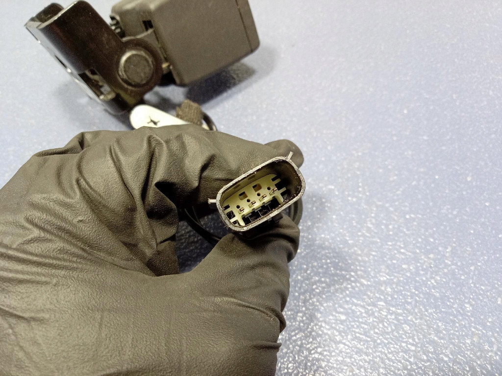 фото №8, Ford mustang mach-e клипса ремней двойной задняя задняя lj8b58613k21ab