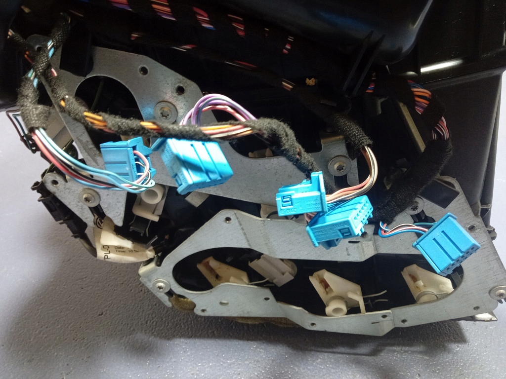 фото №11, Audi q7 i 4l обігрівач 4l1820003ad eu