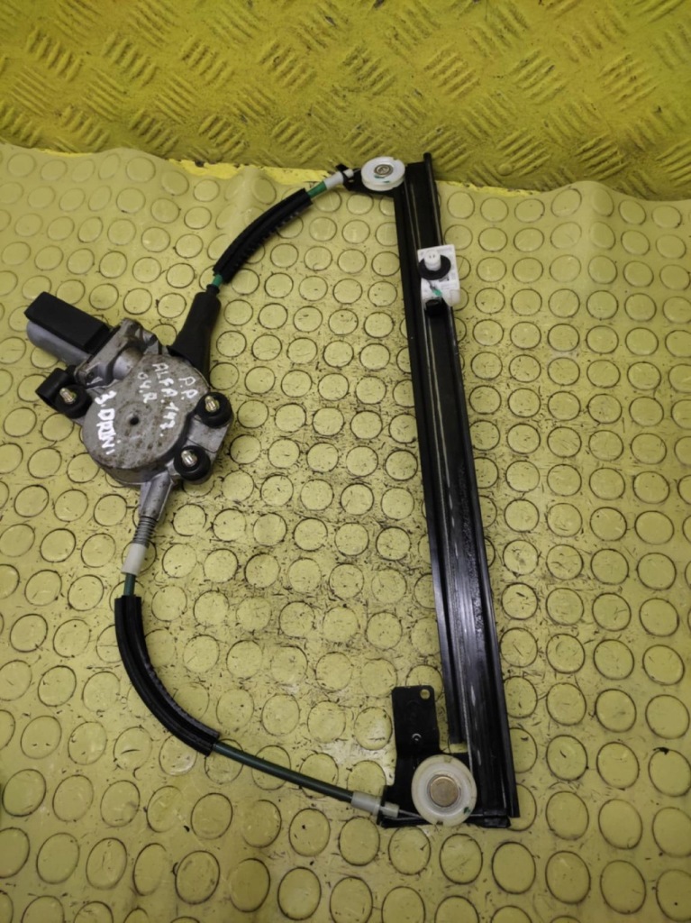 Alfa romeo 147 підйомник скло правий перед 46751870 Оригінал