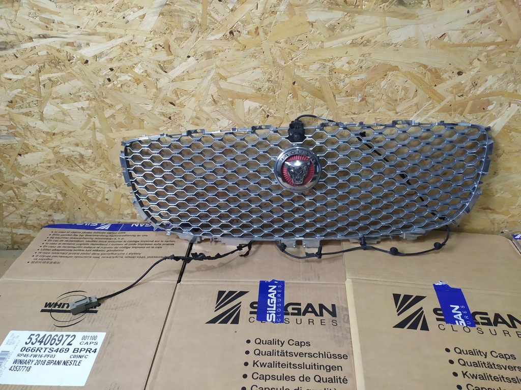 фото №1, Решётка радиатора камера jaguar xj 351