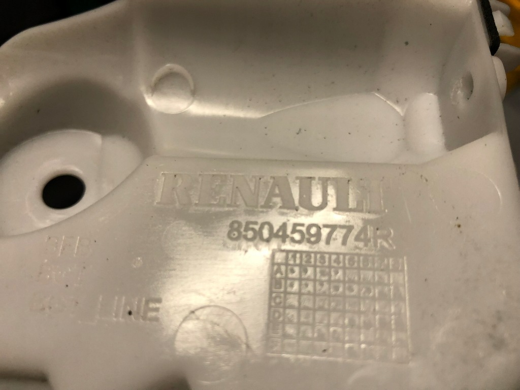 фото №10, Renault megane iv хэтчбек правый направляющая задняя бампер 852248678r 850449059r