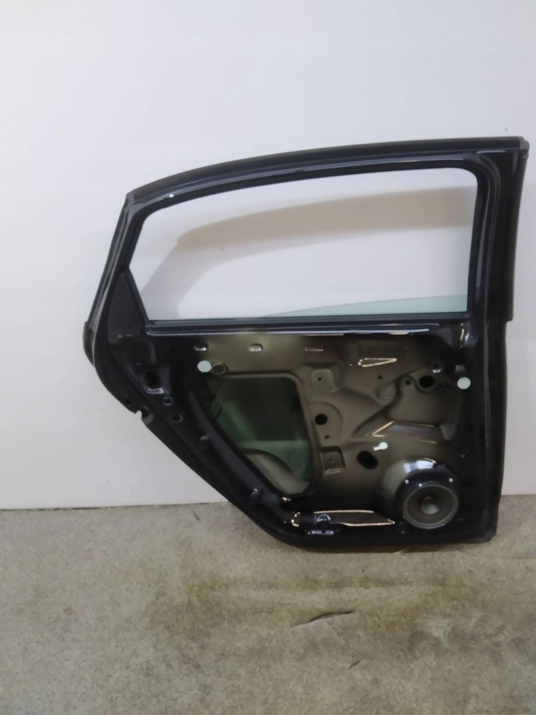 фото №8, Дверь левая задняя sedan чёрные usa vw volkswagen passat viii 2014- b8