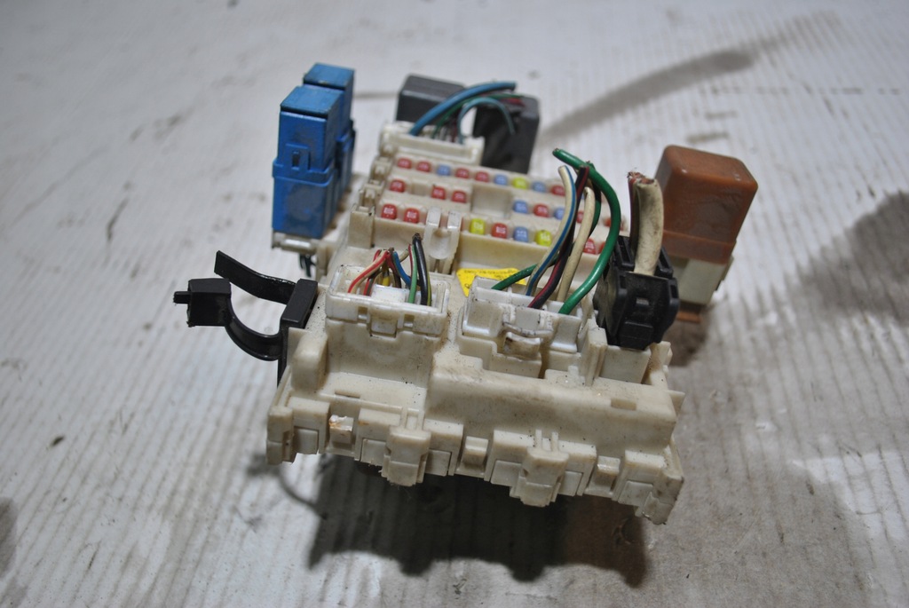 фото №6, Коробка предохранителей primera p12 24350av700